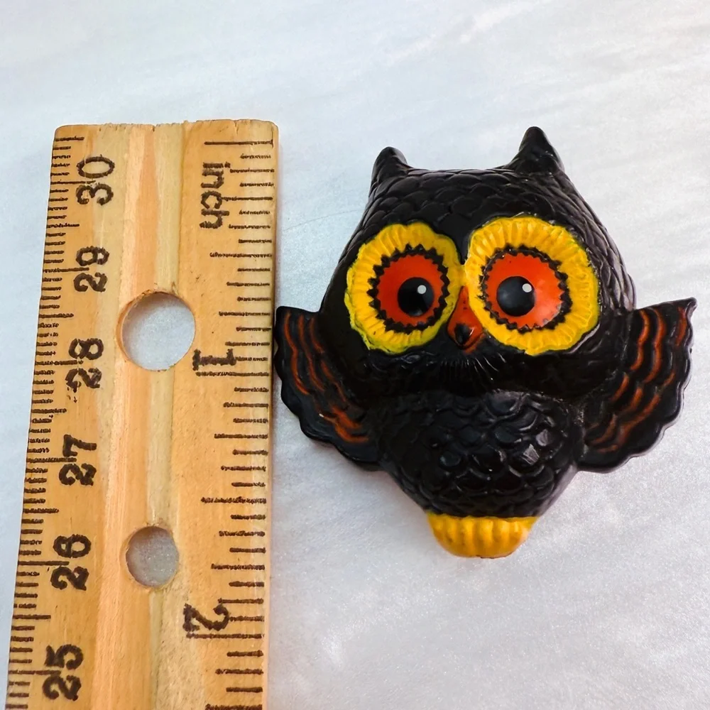 Vintage carved painted owl, brooch, pin